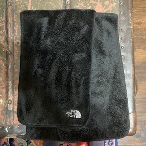The North Face black scarf